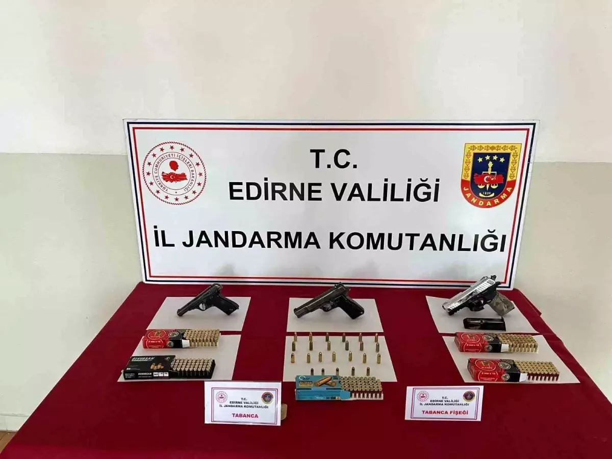 Havsa’da Ruhsatsız Tabancalar Ele Geçirildi