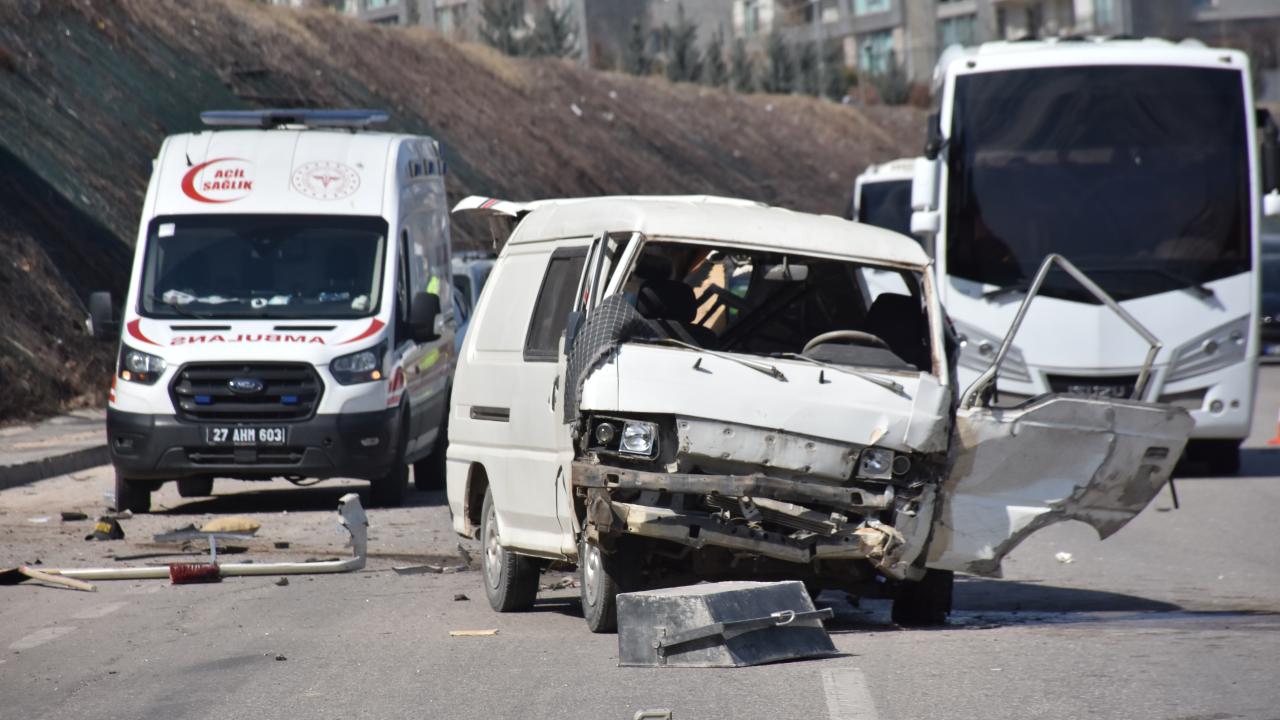 Gaziantep’te otomobil ile hafif ticari araç çarpıştı: 1 ölü